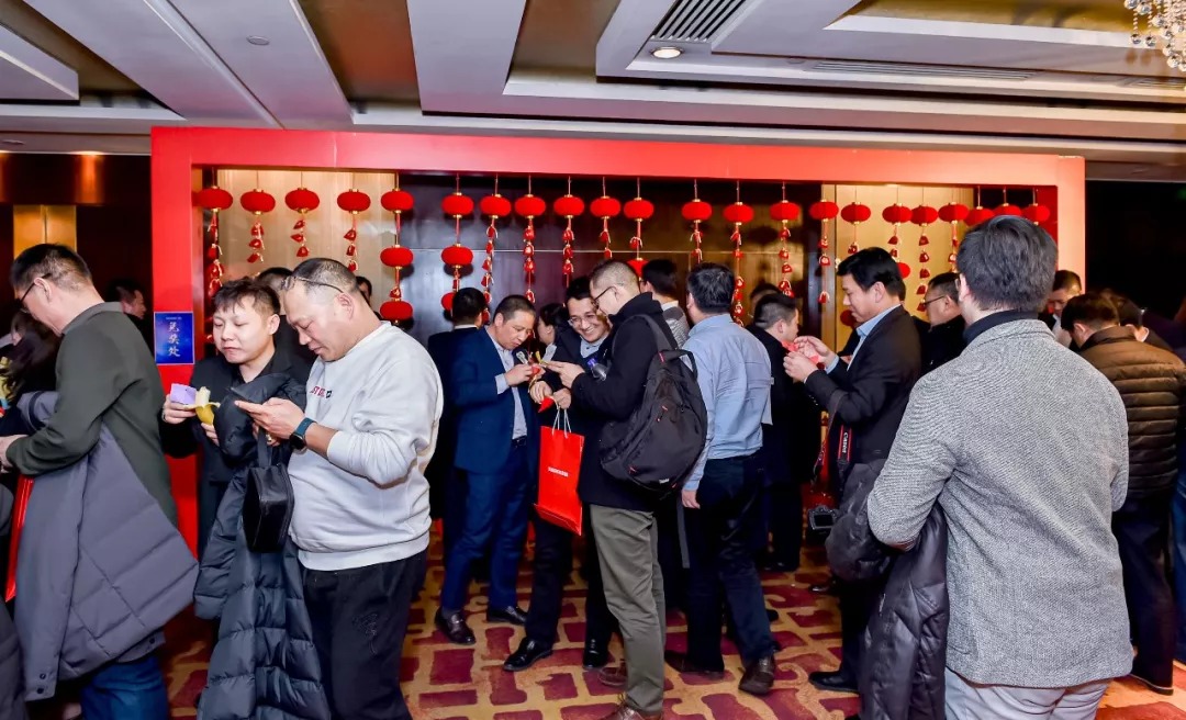 yErJm9d0TIKdwWA2oMStKg